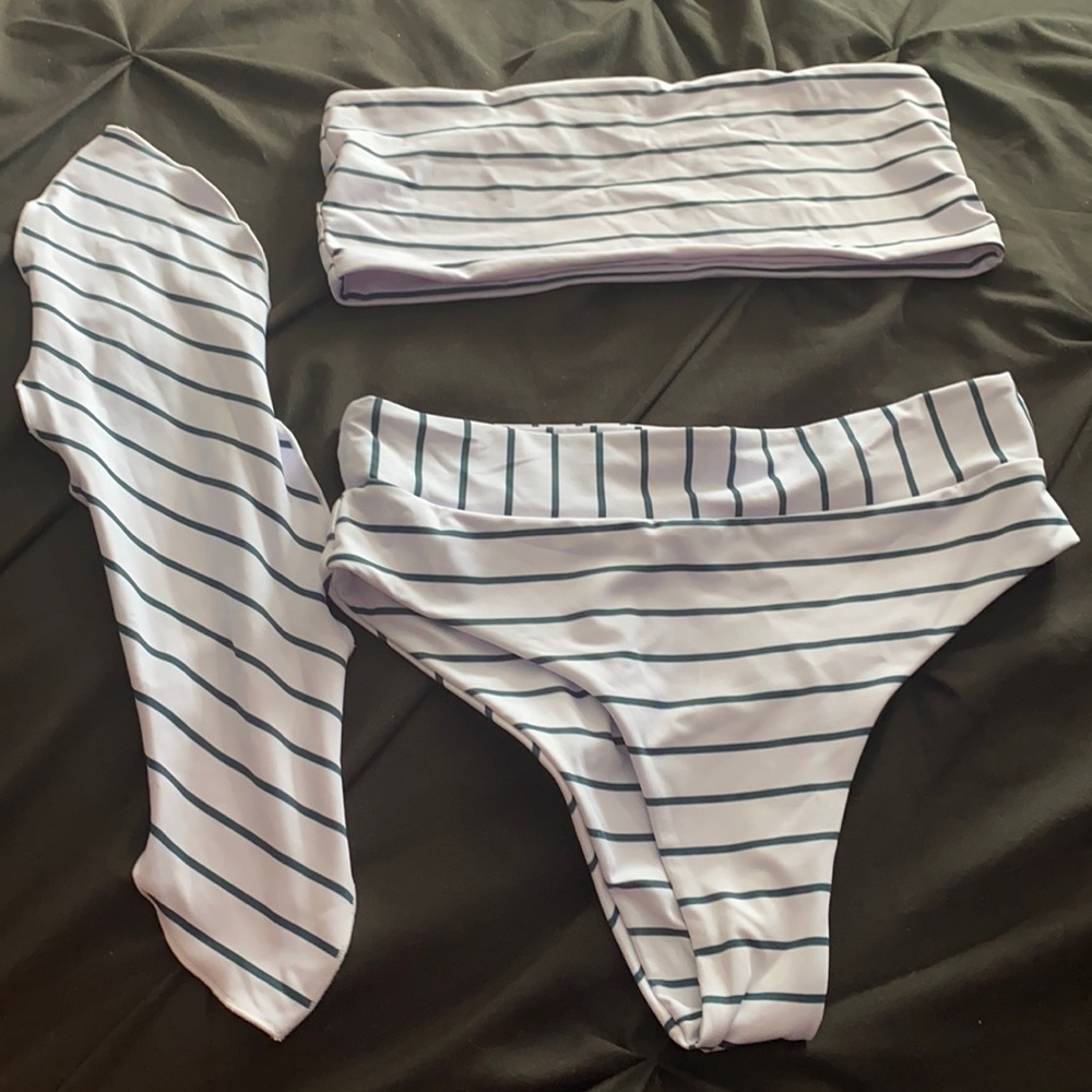Strapless high waisted bathing suit